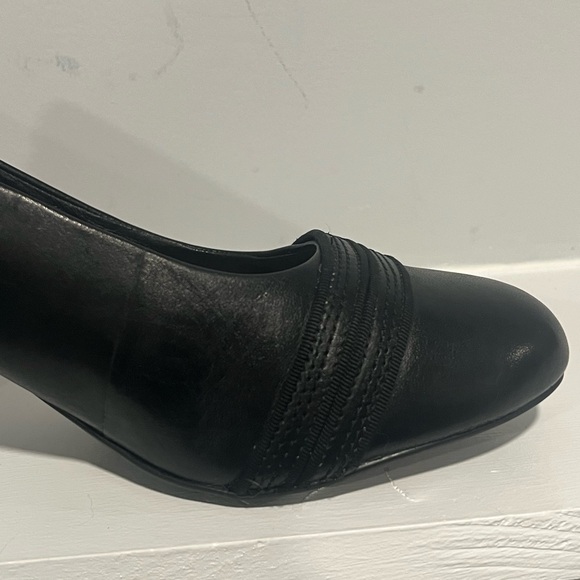 Clarks Women's Leather Artisan Tamryn Cider Pump β Size 9 Classic & Comfortable - Picture 13 of 16